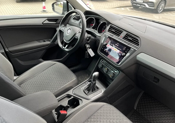 Volkswagen Tiguan cena 92899 przebieg: 99600, rok produkcji 2018 z Gdańsk małe 277